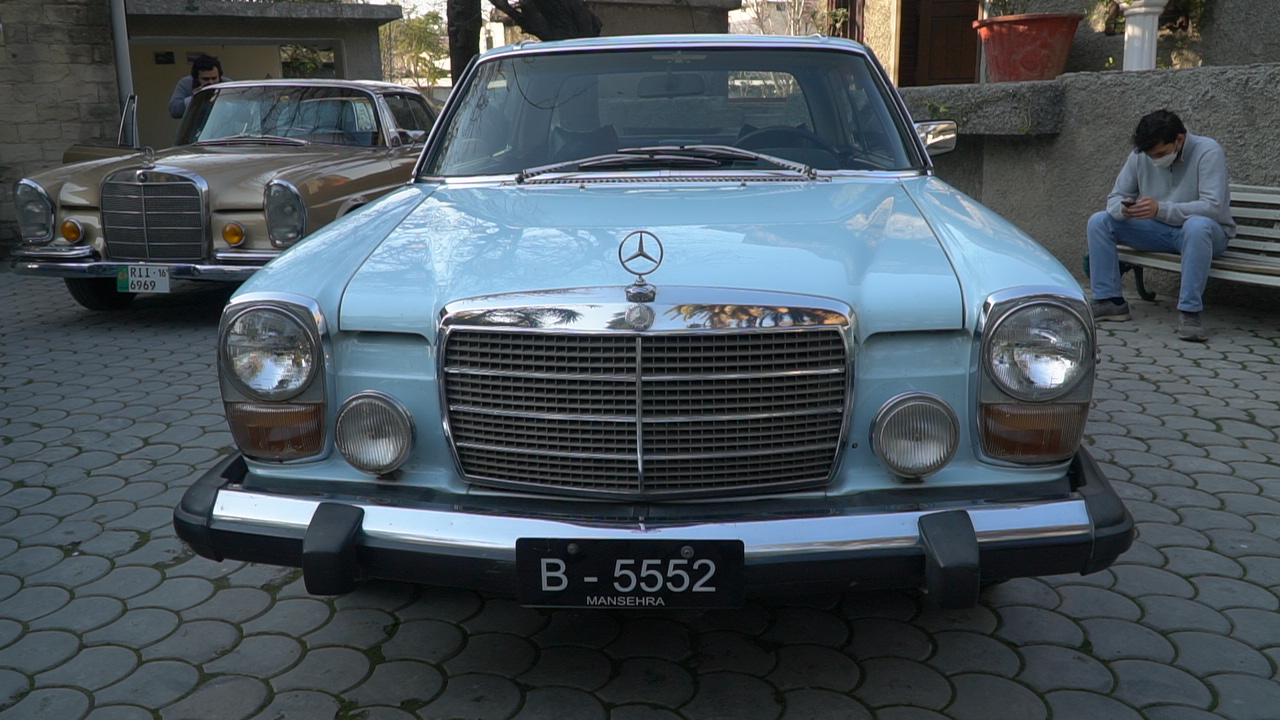1975 Mercedes W115 280C