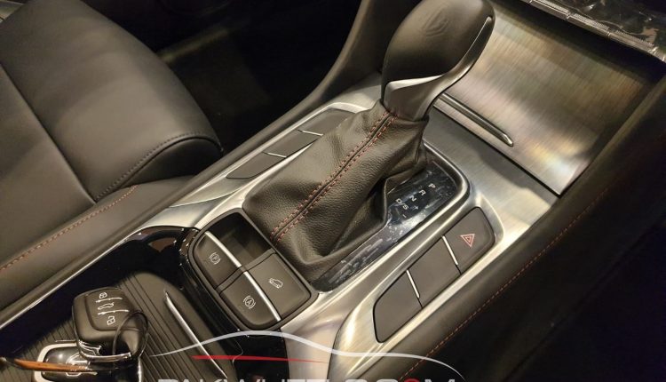 MG HS CKD Central Console