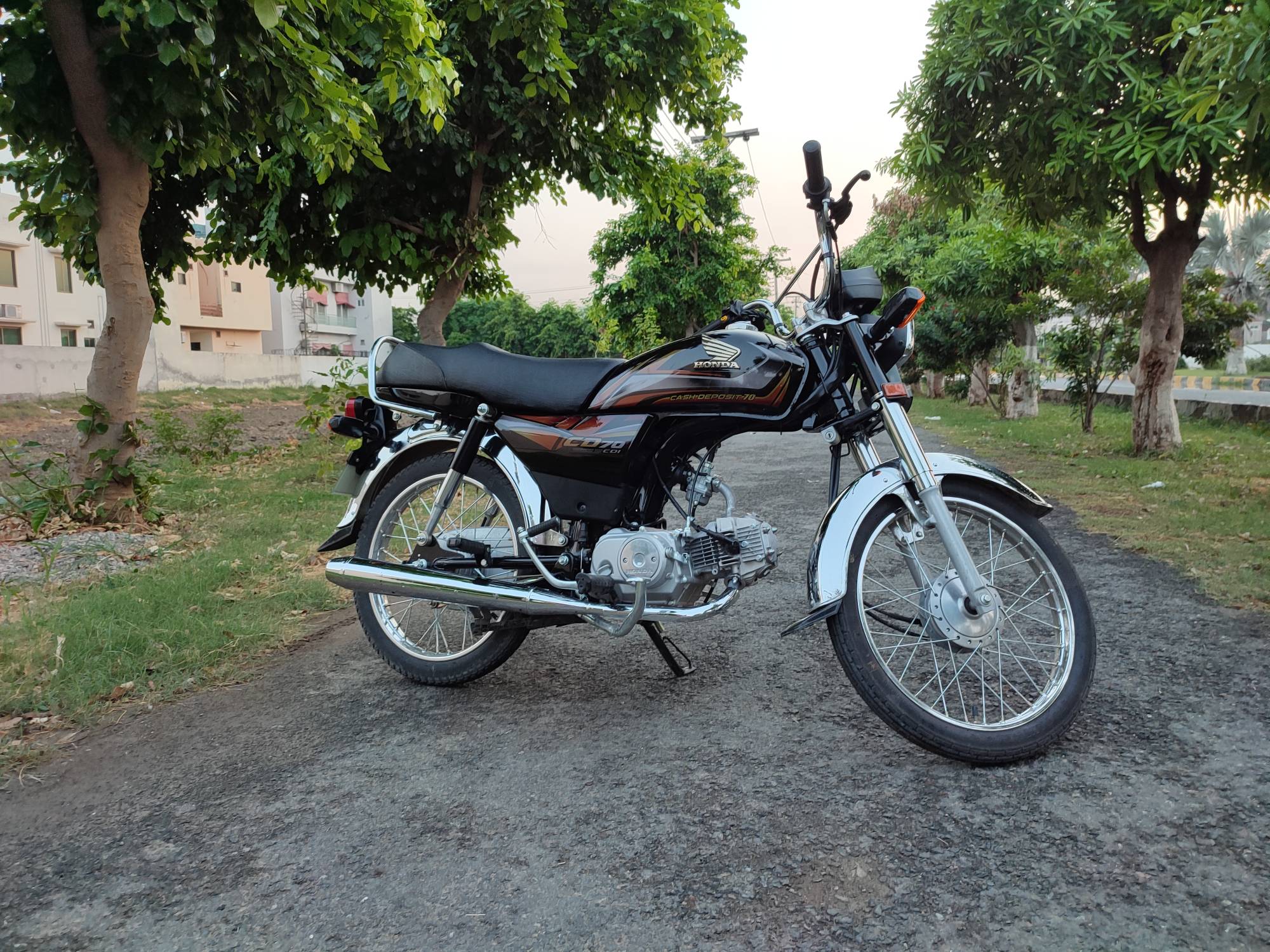 Honda CD70 - A Story of Love and Hate! - Ndriromaric