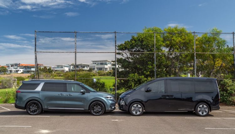 Hyundai Staria vs KIA Carnival