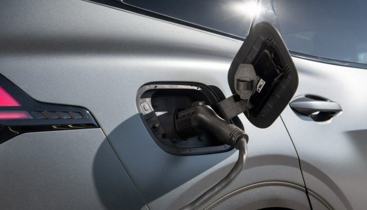 2023-Kia-Sportage-PHEV-4