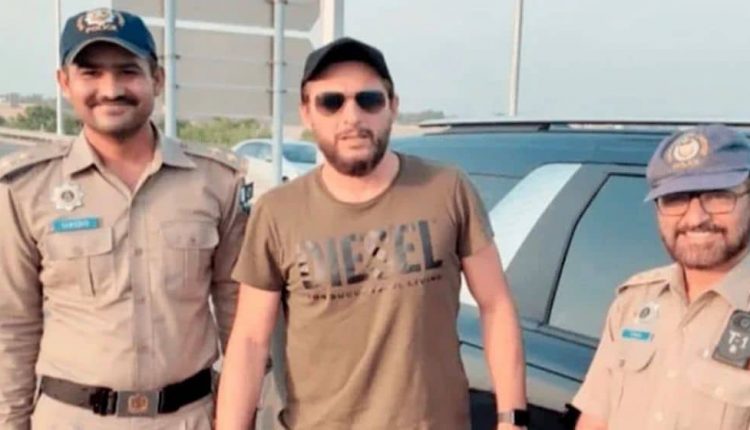 Shahid Afridi with Motorway Police