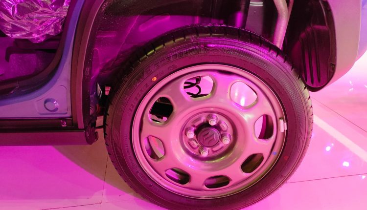 Suzuki hustler Tyre