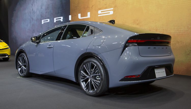 2023-Toyota-Prius-JDM-24