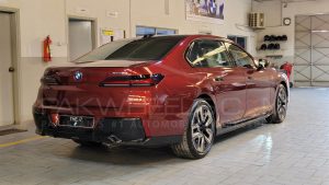 BMW i7