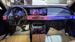  BMW i7