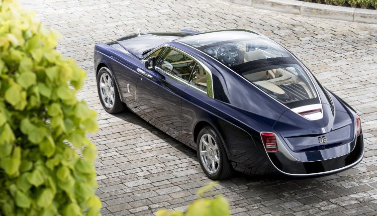 p90261439-highres-rolls-royce-sweptail-1496233043