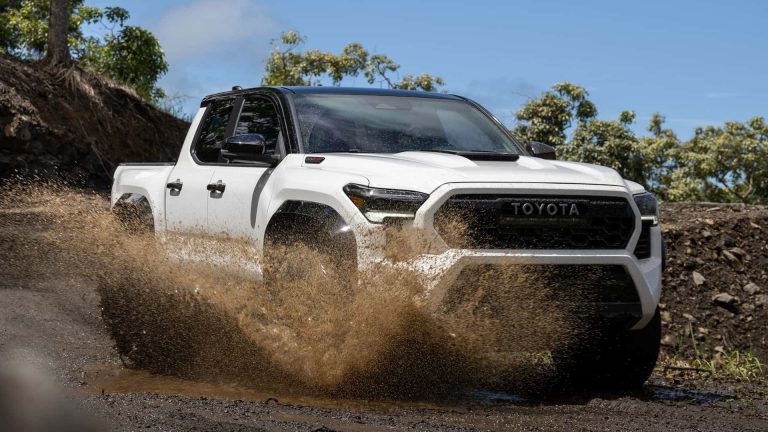 The Beast Awakens: Introducing the 2024 Toyota Tacoma - PakWheels Blog