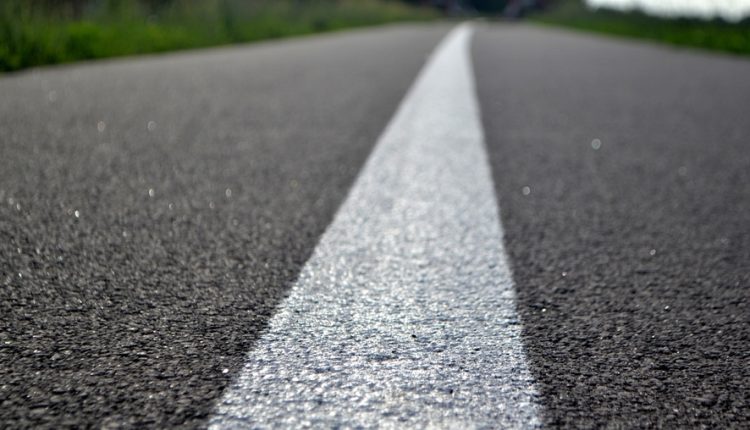 Road,Ahead,With,White,Line