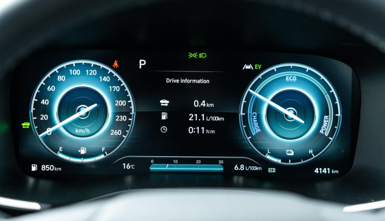 2023-hyundai-santa-fe-elite-hybrid-review-56
