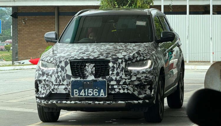 2024-Proton-X70-spied-1-750x500 - PakWheels Blog